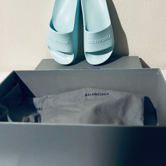 BALENCIAGA PLATFORM SLIDES! NEW WITH BOX & DUST BAGS! - Picture 9 of 12